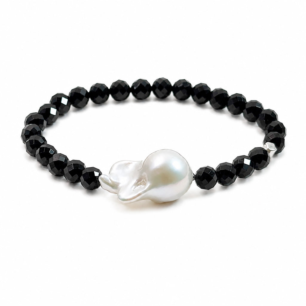  Black spinel and baroque freshwater pearl bracelet side view