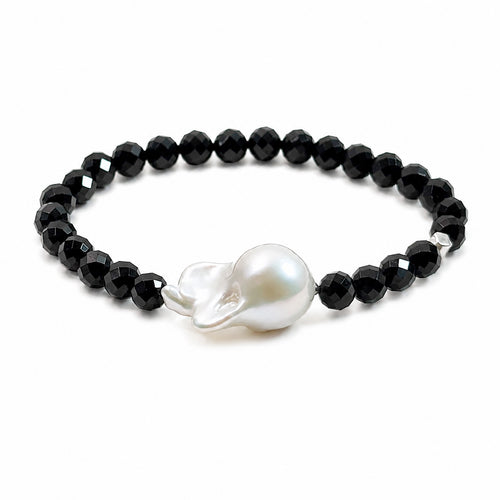  Black spinel and baroque freshwater pearl bracelet side view