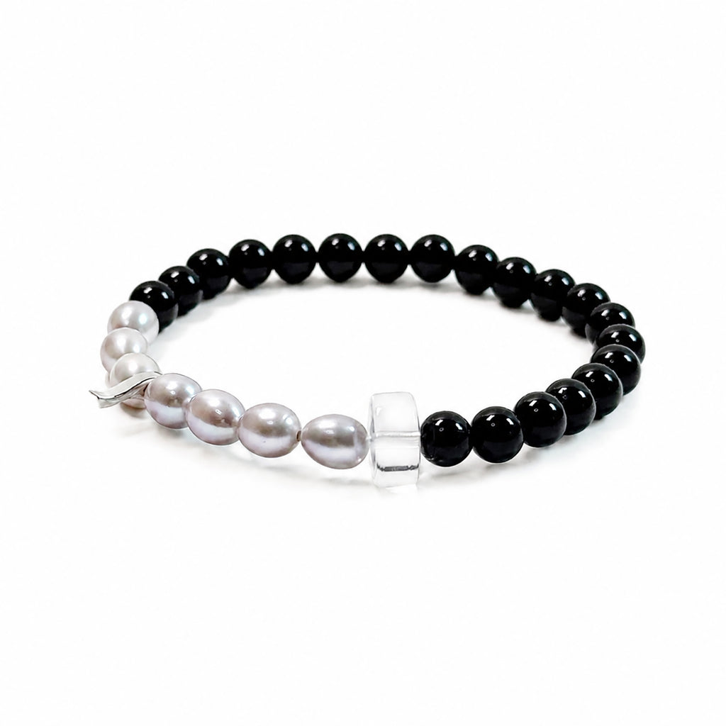 Black tourmaline and gray freshwater pearl bracelet side view